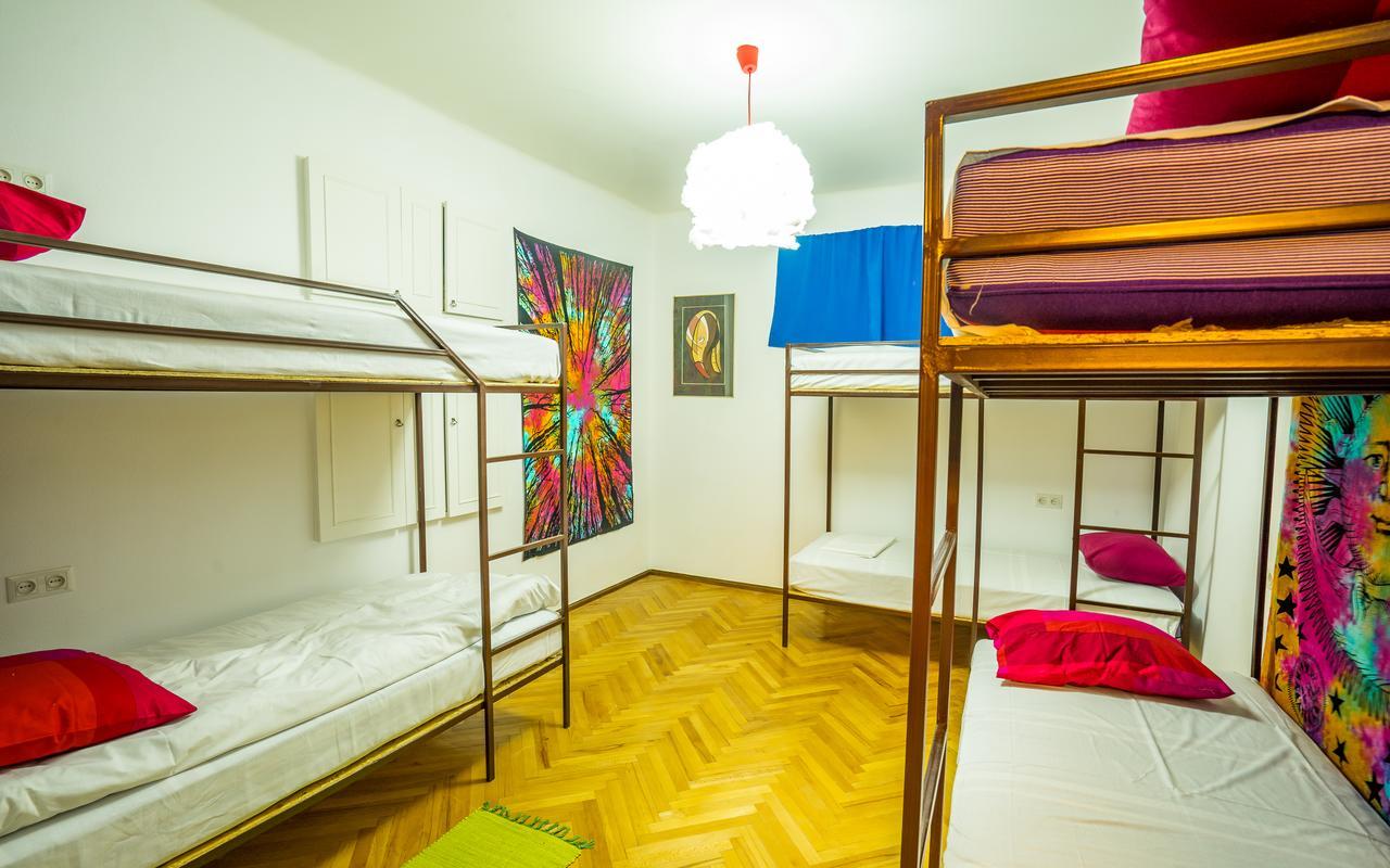 Zgarbi Hostel Тбилиси Экстерьер фото