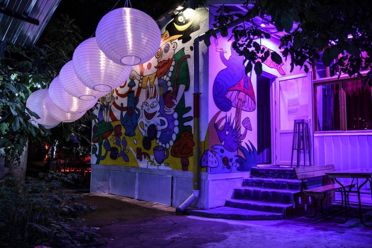 Zgarbi Hostel Тбилиси Экстерьер фото