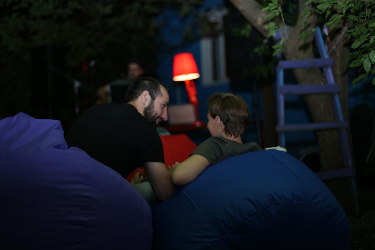 Zgarbi Hostel Тбилиси Экстерьер фото