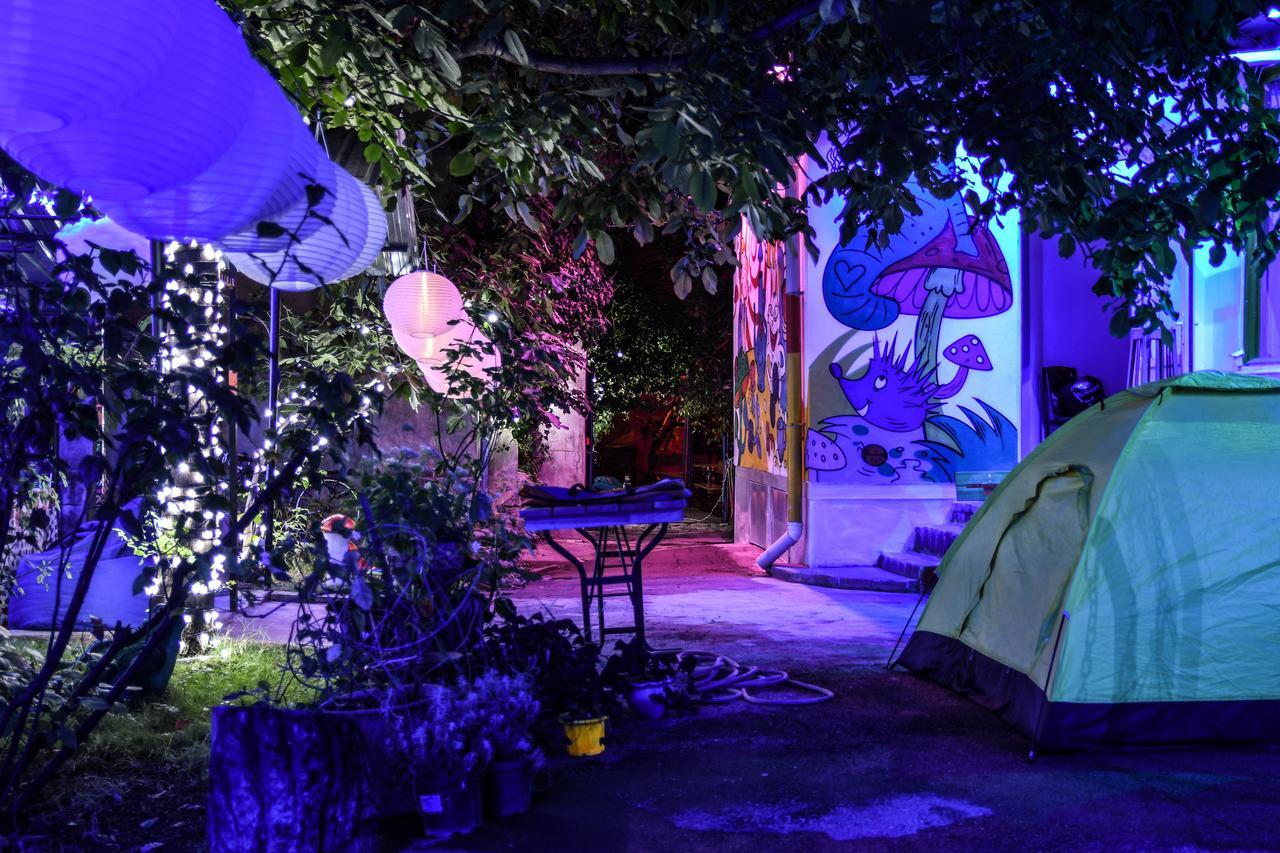 Zgarbi Hostel Тбилиси Экстерьер фото