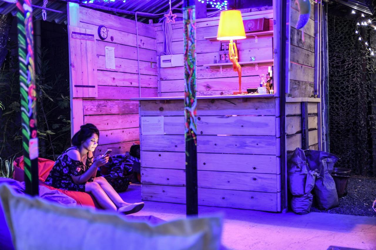 Zgarbi Hostel Тбилиси Экстерьер фото