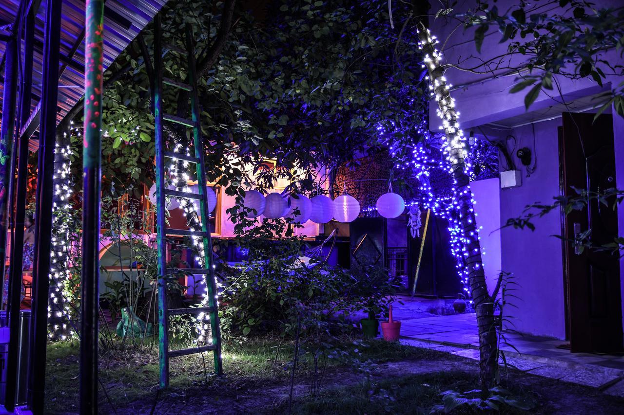 Zgarbi Hostel Тбилиси Экстерьер фото