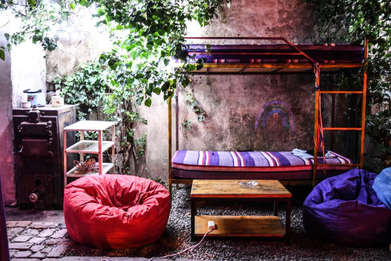 Zgarbi Hostel Тбилиси Экстерьер фото