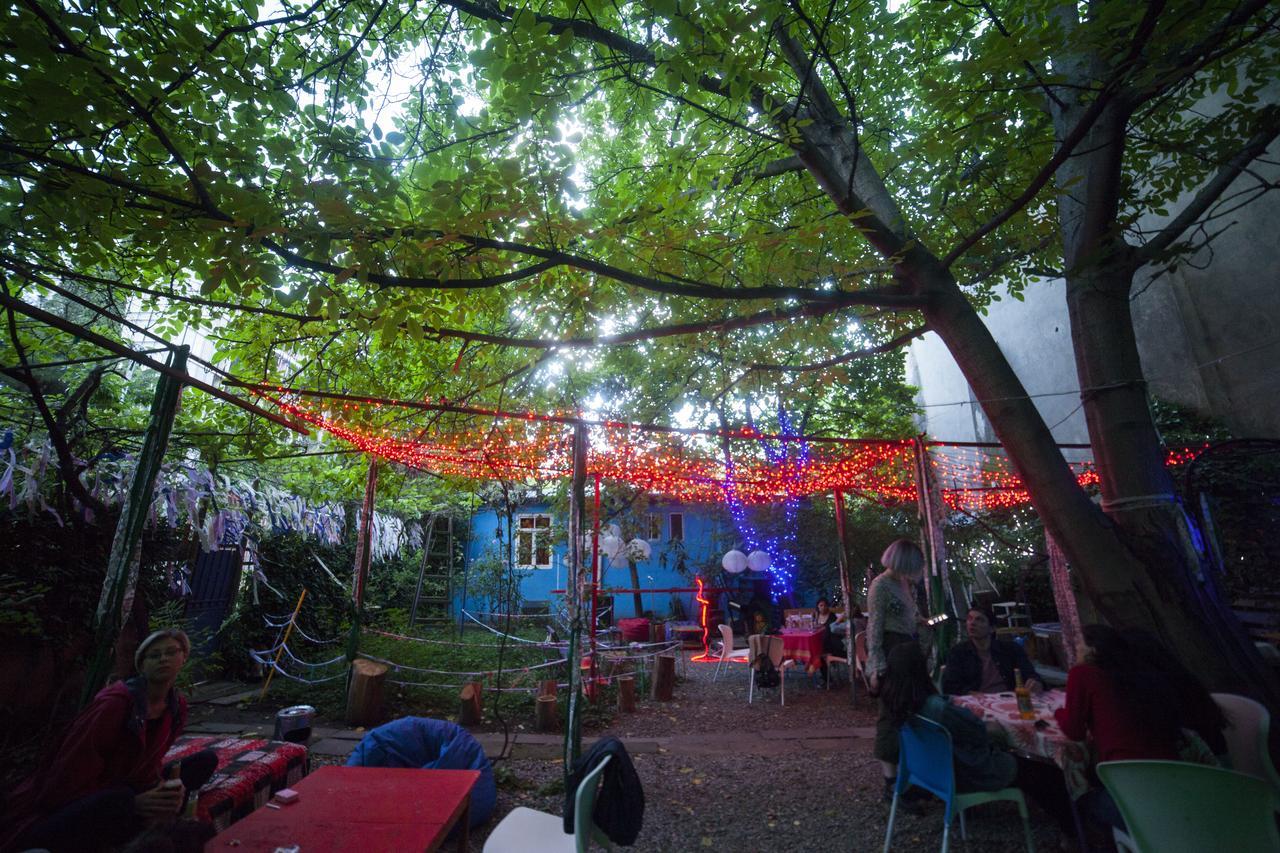 Zgarbi Hostel Тбилиси Экстерьер фото