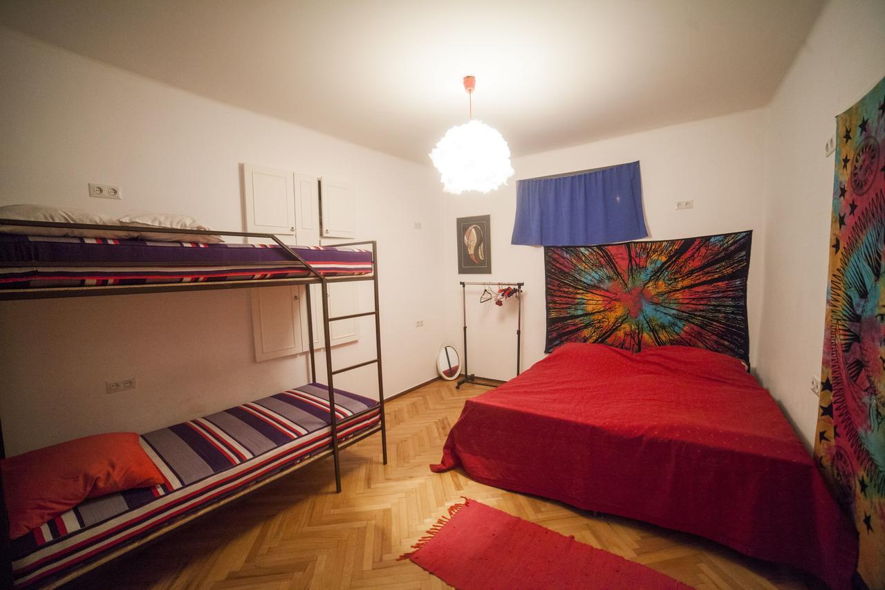 Zgarbi Hostel Тбилиси Экстерьер фото