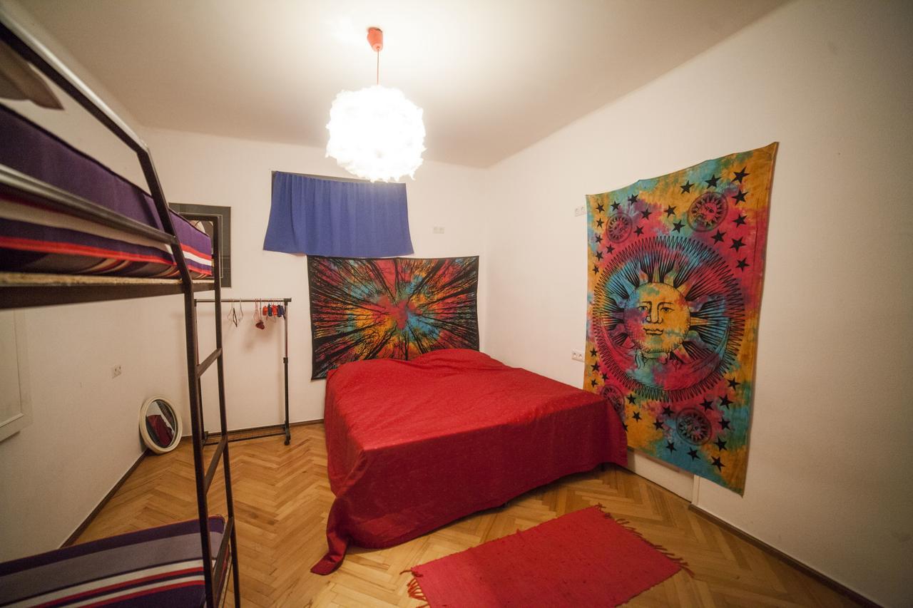 Zgarbi Hostel Тбилиси Экстерьер фото